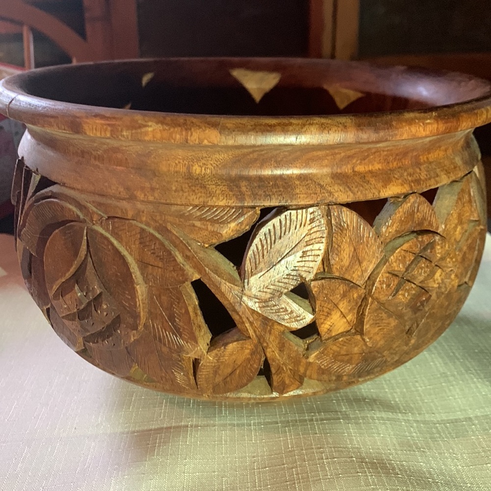 Wood bowl with floral design
